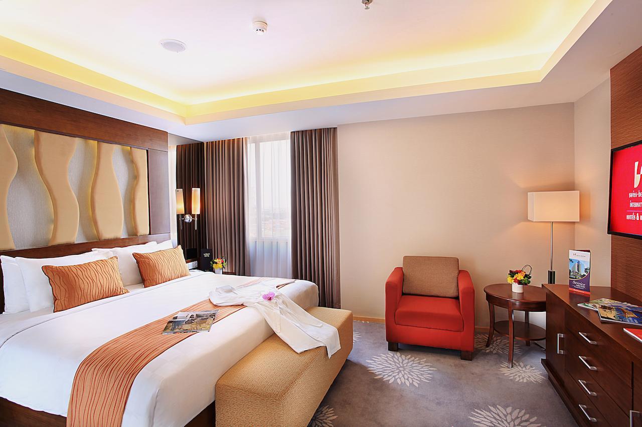 Swiss-Belinn Manyar Surabaya Buitenkant foto