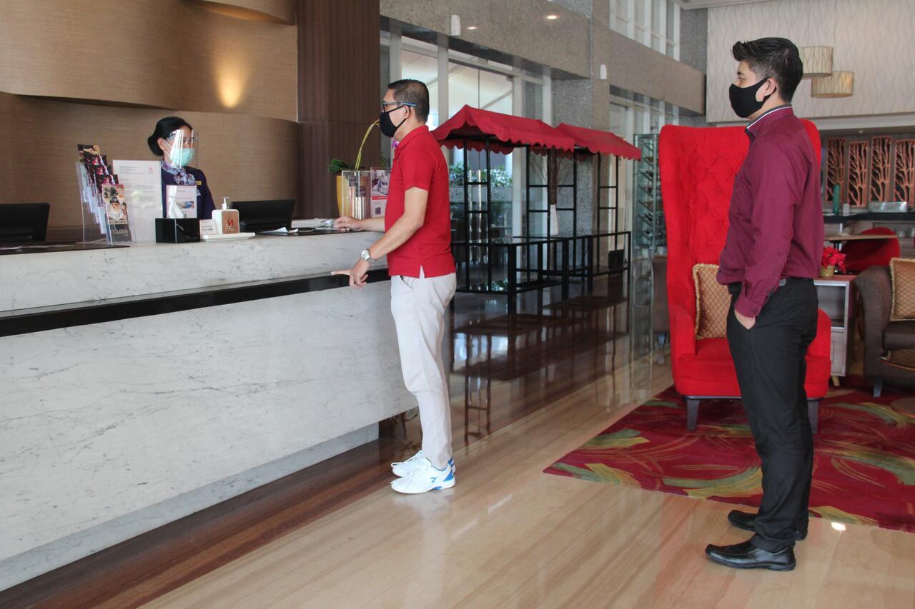 Swiss-Belinn Manyar Surabaya Buitenkant foto