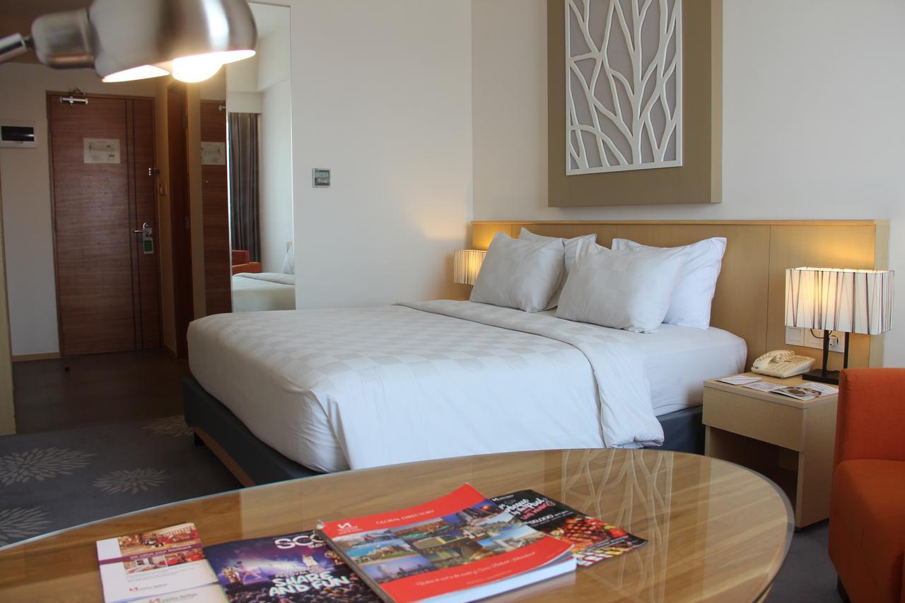 Swiss-Belinn Manyar Surabaya Buitenkant foto