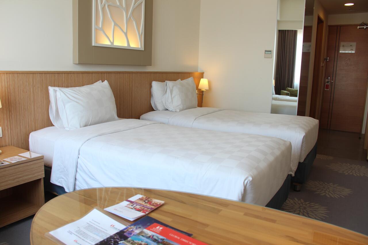 Swiss-Belinn Manyar Surabaya Buitenkant foto