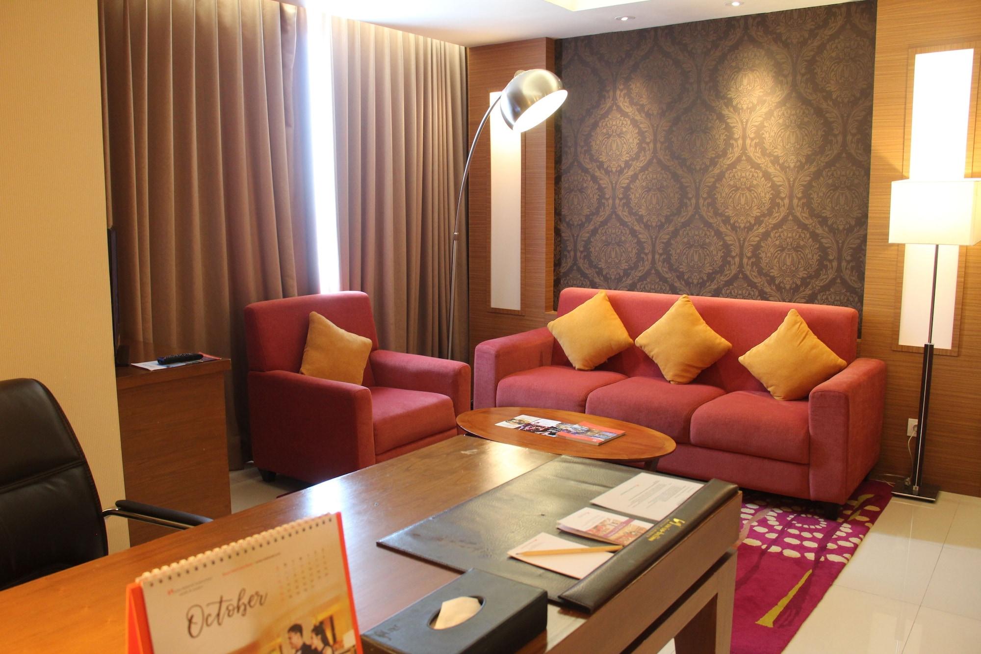 Swiss-Belinn Manyar Surabaya Buitenkant foto