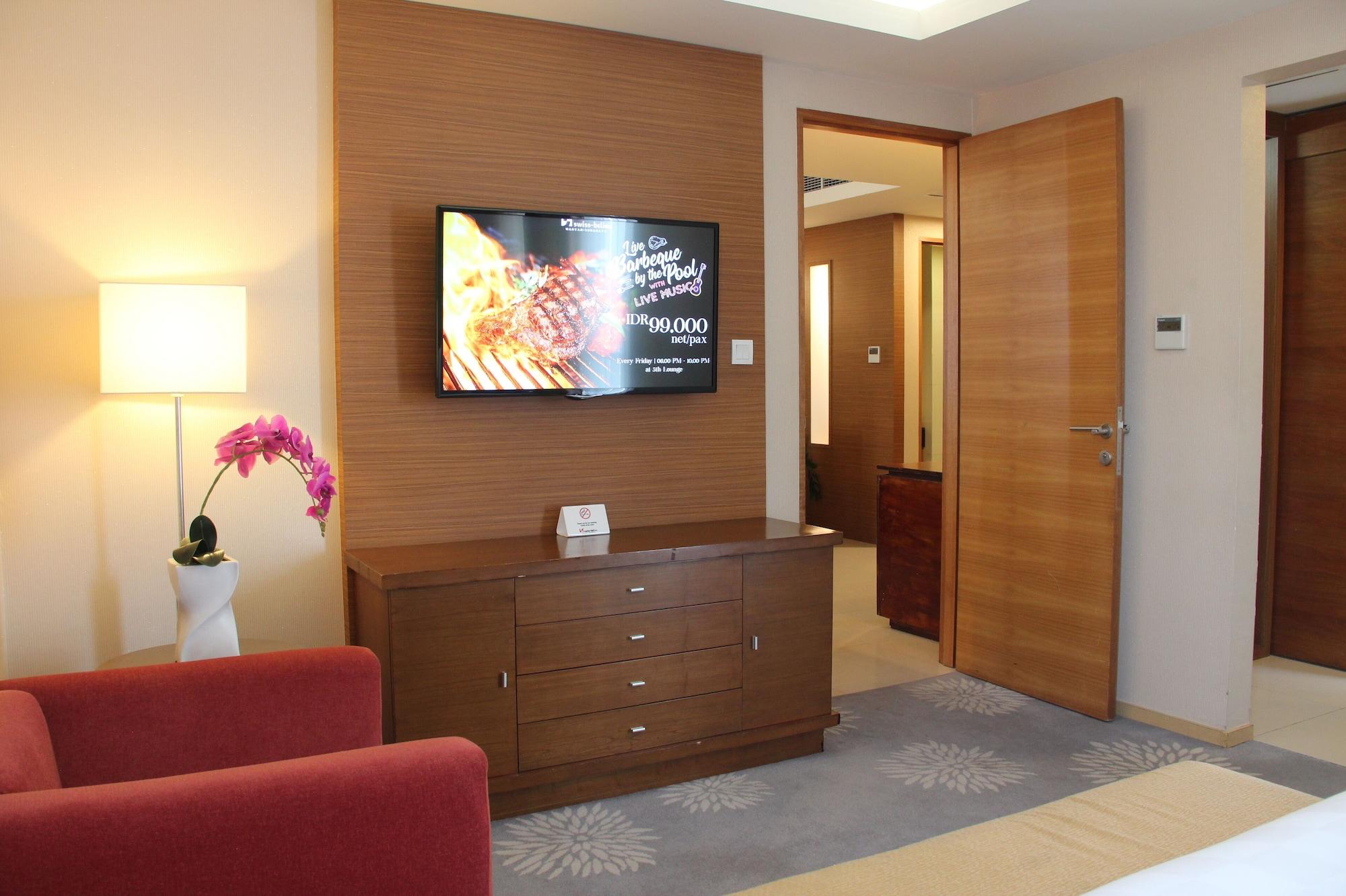 Swiss-Belinn Manyar Surabaya Buitenkant foto