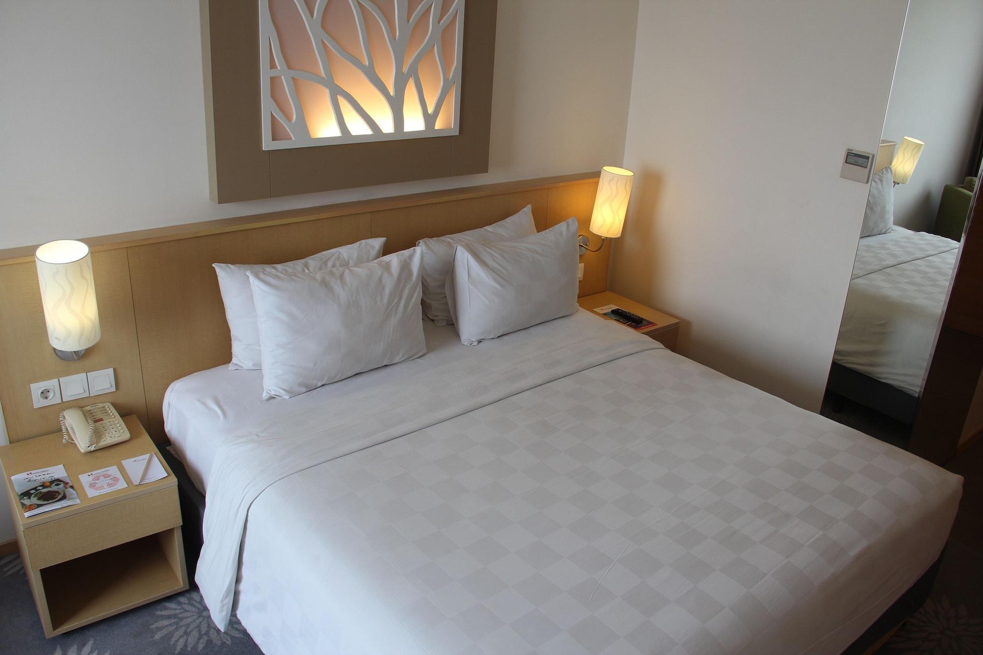 Swiss-Belinn Manyar Surabaya Buitenkant foto