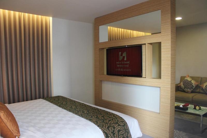 Swiss-Belinn Manyar Surabaya Buitenkant foto